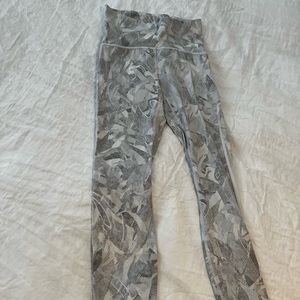 White snakeskin leggings- Size 4